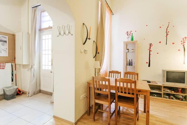Center Of The City, - It's Only Yours, With Two Bedrooms, 1 Price For 3 Apartment